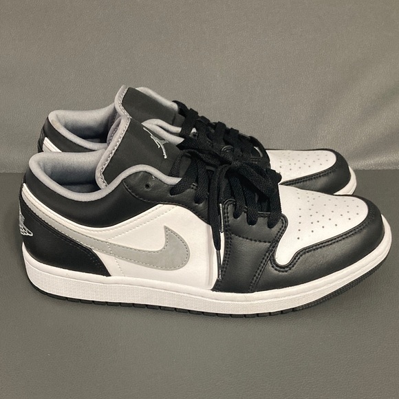 Jordan 1 Low men’s 8.5 - Picture 2 of 8